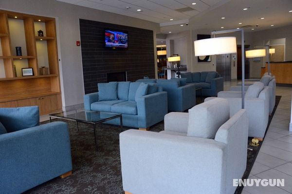 Holiday Inn Express & Suites Stamford Genel