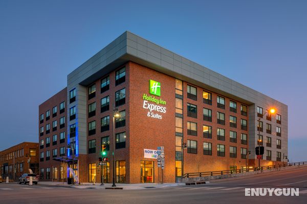 Holiday Inn Express & Suites Tulsa Downtown Genel