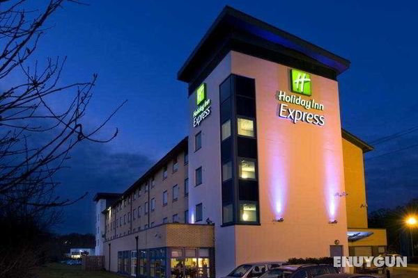 Holiday Inn Express Swindon - West Genel