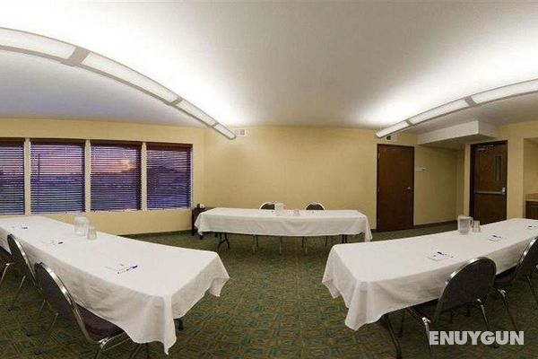 Holiday Inn Express Waterloo Cedar Falls Genel