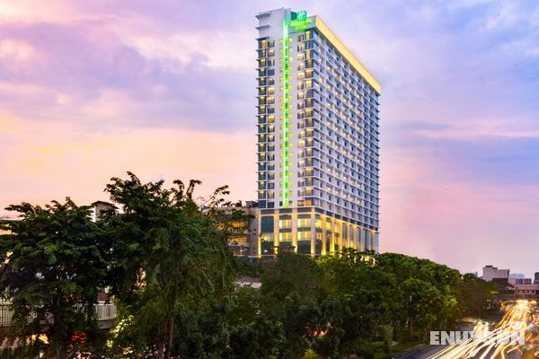 Holiday Inn & Suites Jakarta Gajah Mada Genel