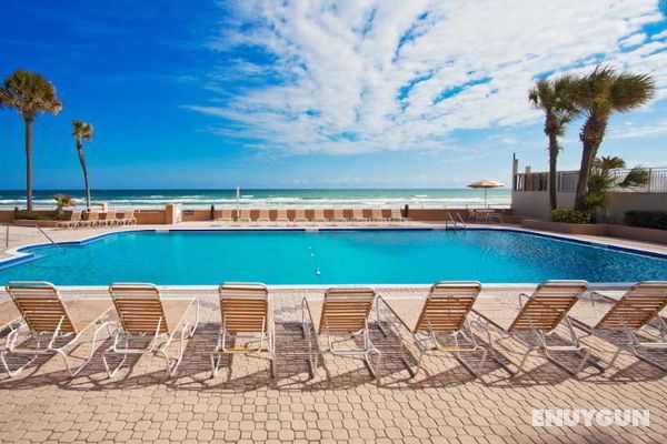 Holiday Inn & Suites On The Ocean Havuz