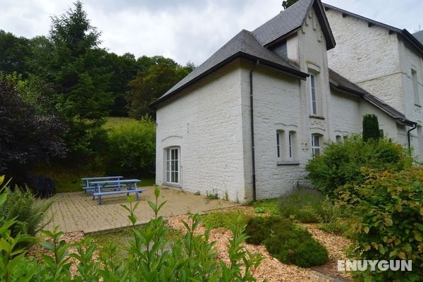 House Adjoining Mansion for a Pleasant Stay in the Region of Chimay Dış Mekan
