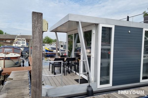 Houseboat Havana Öne Çıkan Resim