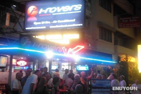 I-Rovers Sports Bar & Guesthouse Genel