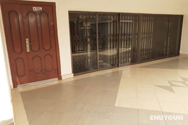 Impeccable 2-bed Apartment in Kumasi Ashanti İç Mekan