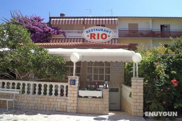 Impeccable 3-bedrooms Apartment in Rab 1-9 Pers Dış Mekan