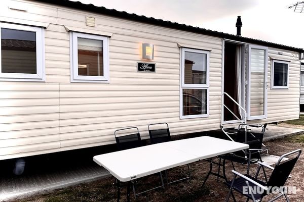 Impeccable 4-bed Caravan in Clacton-on-sea Öne Çıkan Resim