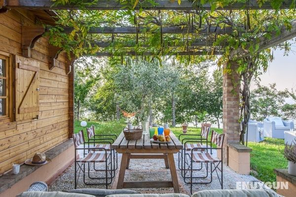 Apartment in Montemaggiore With Views From Hills to Sea Öne Çıkan Resim