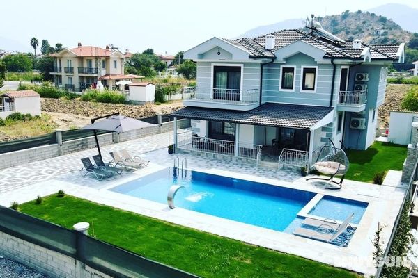 Inviting 4-bed Villa Lina With lux Pool Öne Çıkan Resim