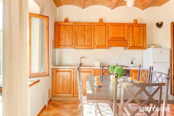 Inviting Apartment in Gambassi Terme-fi With Garden Mutfak