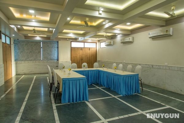 JK Rooms 126 Parashar Legacy - Station Genel