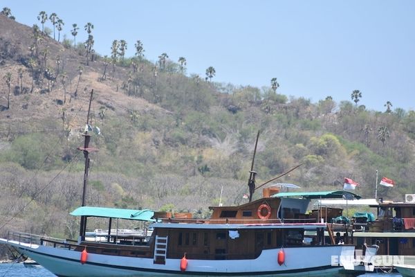 Komodo Cruise Boat Genel