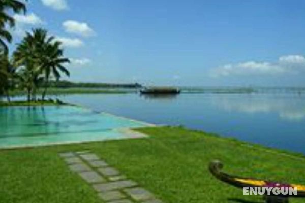 Kumarakom Lake Resort Genel