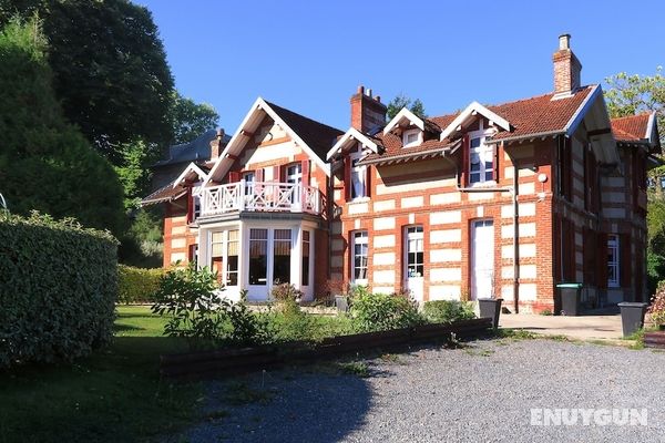 La Villa des Rosiers Öne Çıkan Resim