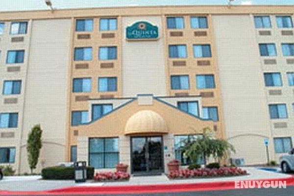 La Quinta Inn & Suites Baltimore North Genel