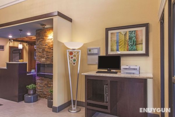 La Quinta Inn & Suites by Wyndham Elizabethtown Genel