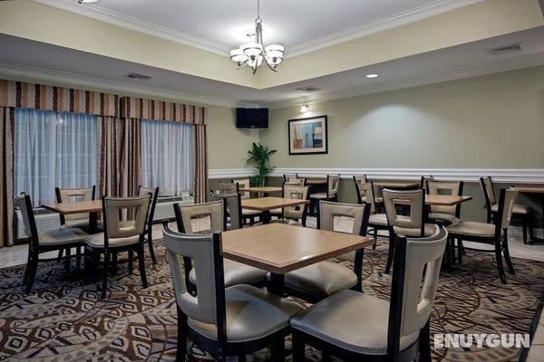 La Quinta Inn & Suites Iowa Genel