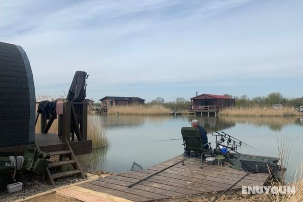 Lakeside Fishing Pods Öne Çıkan Resim