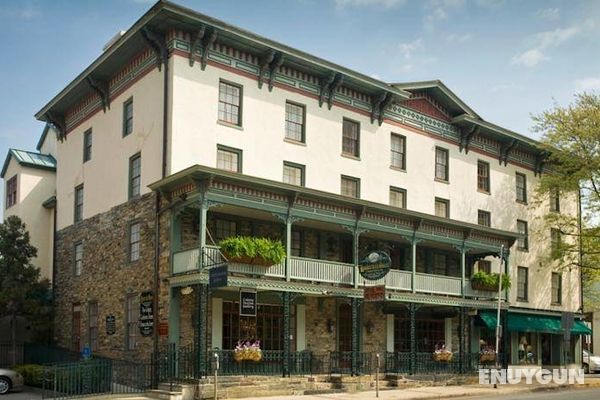 Lambertville House Genel