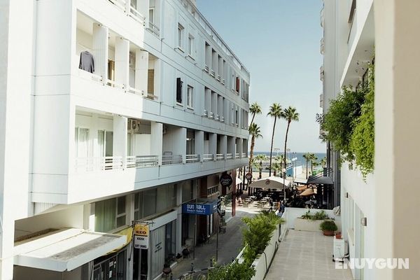 Larnaca Beach Apartment Dış Mekan