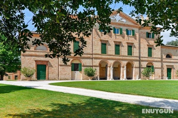 Lavish Villa in Filottrano With Swimming Pool Öne Çıkan Resim