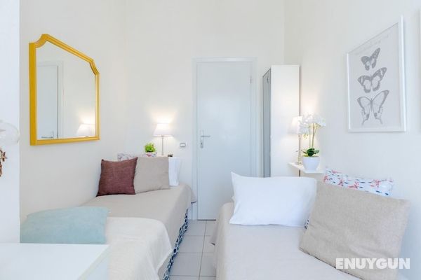 Lido Beach Apartment Romantic 2 Bedrooms Apartments With Private Terrace and Parking by the Beach Promenade in Lido di Camaiore Oda