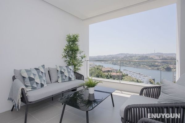 Liiiving - Luxury River View Apartment V Dış Mekan