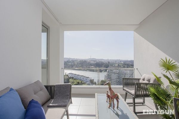 Liiiving-Luxury River View Apartment VII Dış Mekan