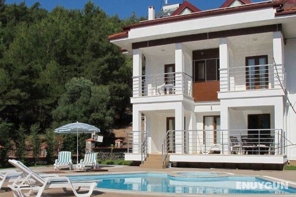 Villa LMP1 by JoyLettings Öne Çıkan Resim