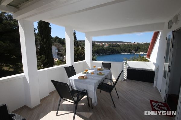 Apartment Located Directly on the Seaside, With Stunning Views and Seasight Öne Çıkan Resim