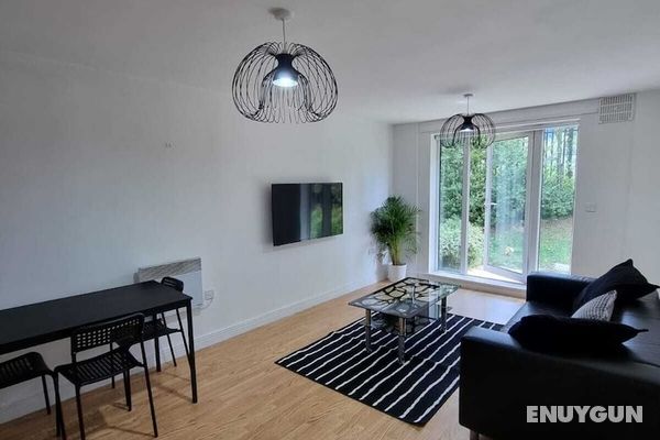 London City Stays - Modern 2 Bedroom Apartment With Free Parking AND GYM Access Genel