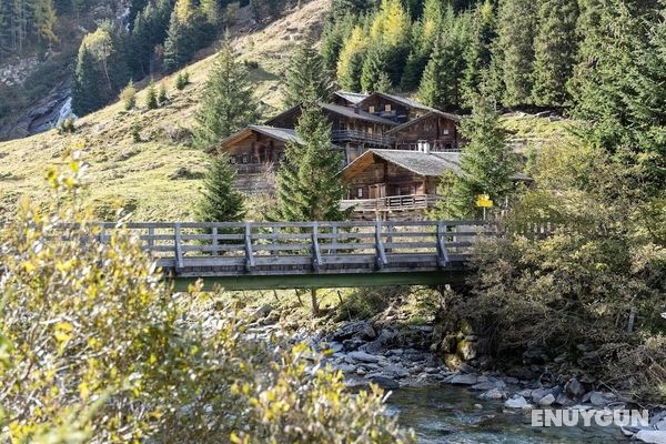 Lovely Chalet in Matrei in Osttirol With Mountain View Öne Çıkan Resim