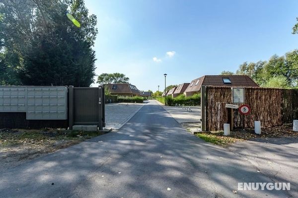 Lovely Holiday Home in Adinkerke With Fenced Garden Dış Mekan