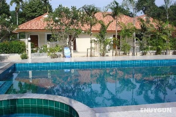 Lovely House With Access to Large Swimming Pool and Near Chalong Pier Num001 Öne Çıkan Resim