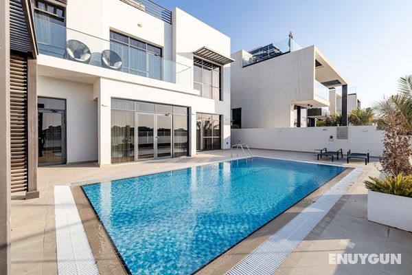 Luxurious 5 Bed Villa 60B Palm Jumeirah Öne Çıkan Resim