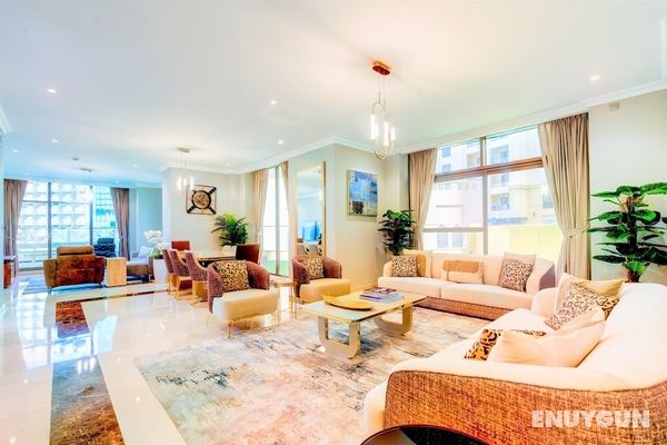 Luxurious 5 Bedroom Duplex with terrace & sea view Öne Çıkan Resim