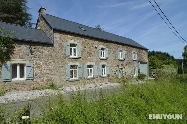 Luxurious Farmhouse Near Forest in Anhee Öne Çıkan Resim