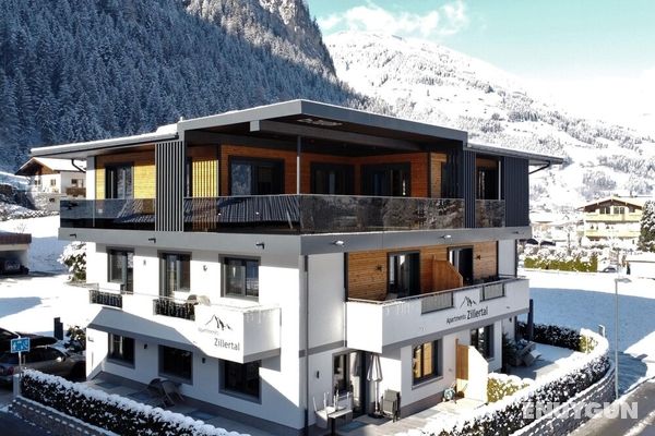 Luxurious Apartment Near Four Ski Lifts in Mayrhofen Öne Çıkan Resim