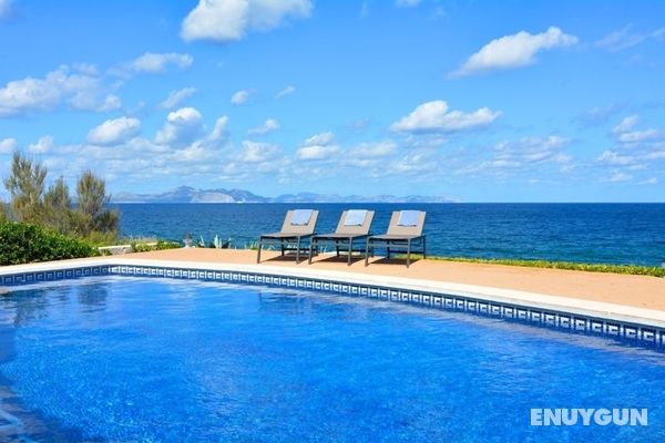 Luxurious Sea Front Villa in Mallorca Öne Çıkan Resim