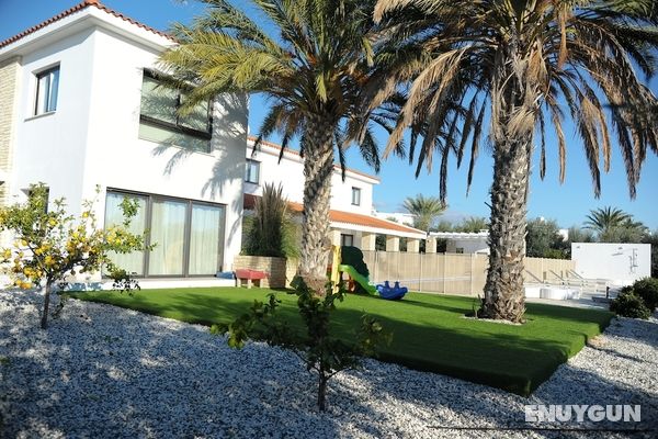 Luxury 6 Bedroom Villa With Privet Pool in Paphos Öne Çıkan Resim