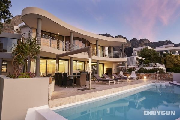 Luxury Camps Bay Villa With Large Patio and Private Pool Wescamp Öne Çıkan Resim