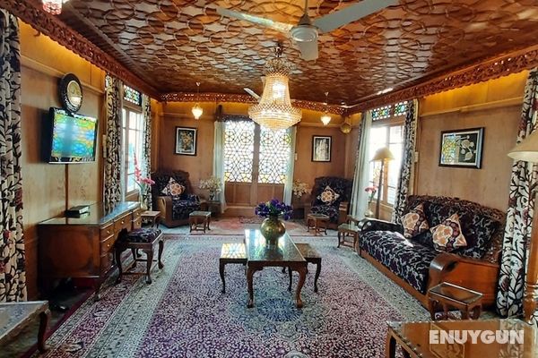 Luxury Inn Badyari Palace Houseboats Genel