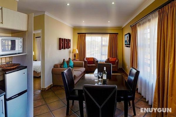 Luxury Room, Double Bed and Sleeper Couch max 4 Guests, Near Port Elizabeth Genel