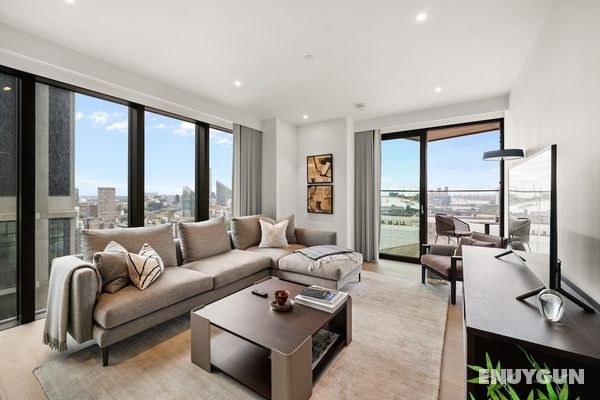 Luxury two Bedroom Apartment in East Londons Docklands Öne Çıkan Resim