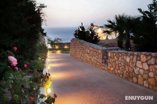 Luxury Villa With 65sqm Private Pool, Near the Beach and a Restaurant Öne Çıkan Resim