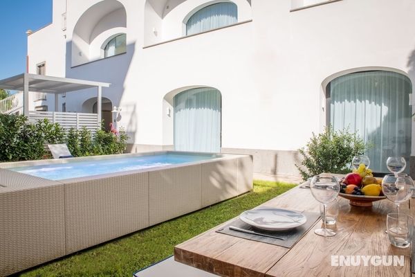Luxury Apartment with Garden and Pool Öne Çıkan Resim