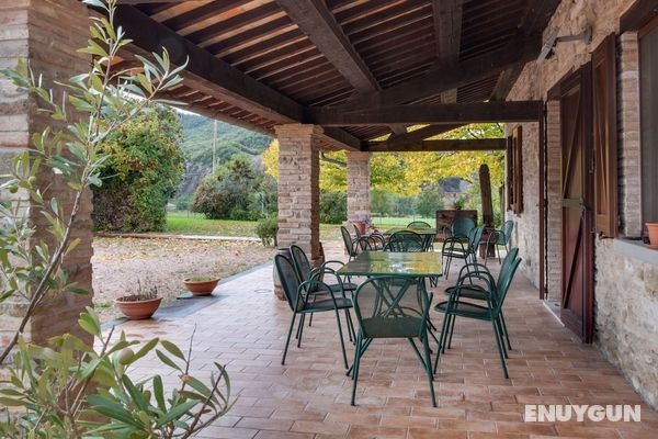 Magnificent Farmhouse in Sant'angelo in Vado With Garden Öne Çıkan Resim