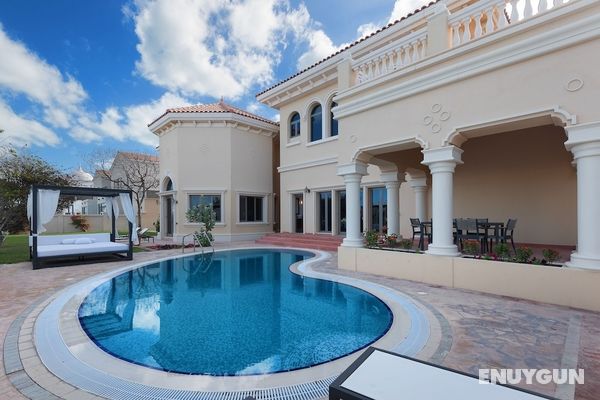 Maison Privee - Palm Jumeirah Beach Front XL Villa w/Prvt Pool Öne Çıkan Resim