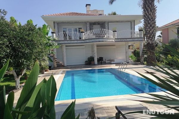 Villa Malibu Genel